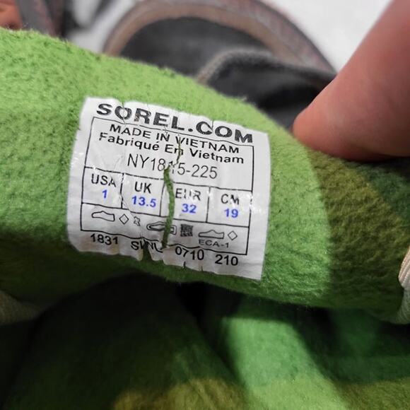 Boys Sorel shoes youth size 1 - Picture 7 of 7